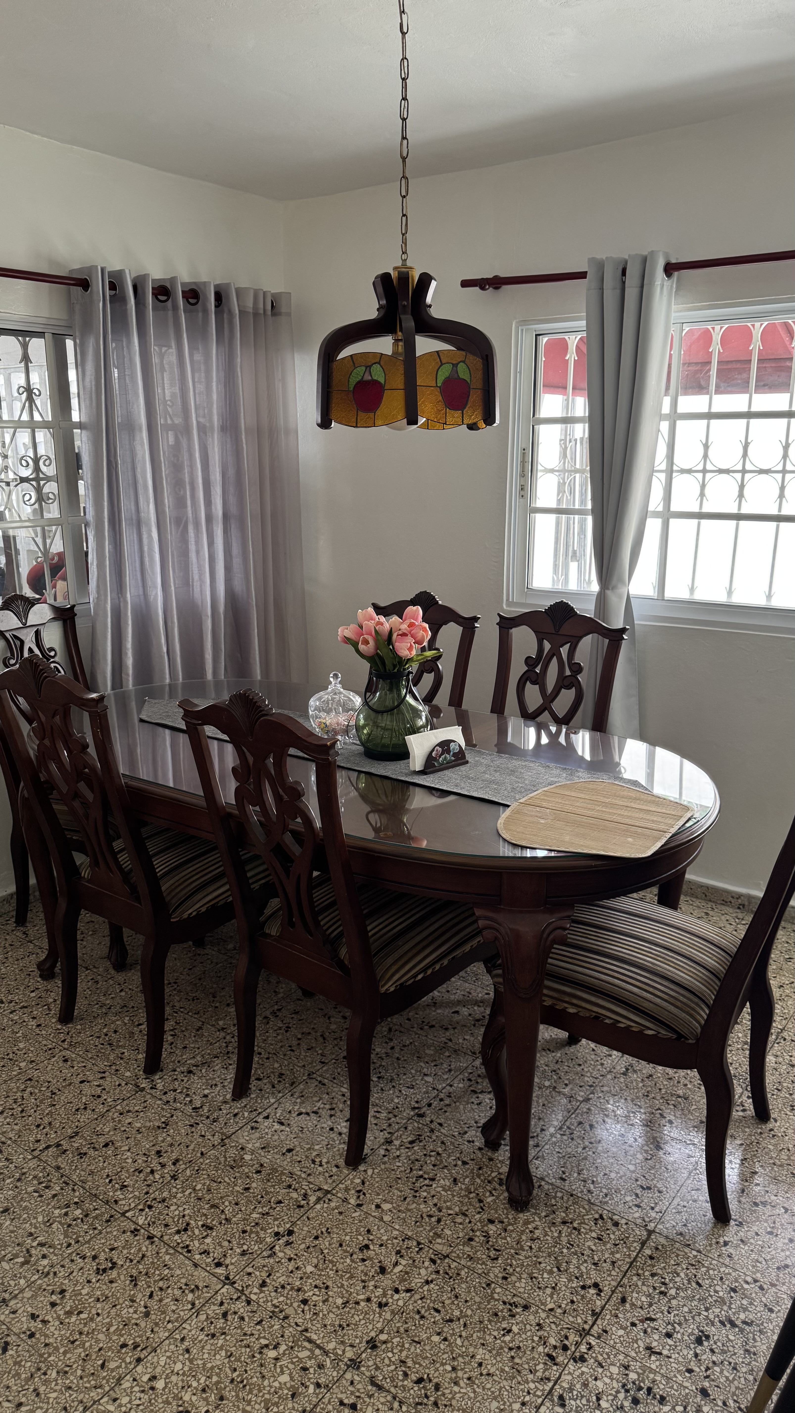 cocina -  Comedor Importado en Madera Nogal  0