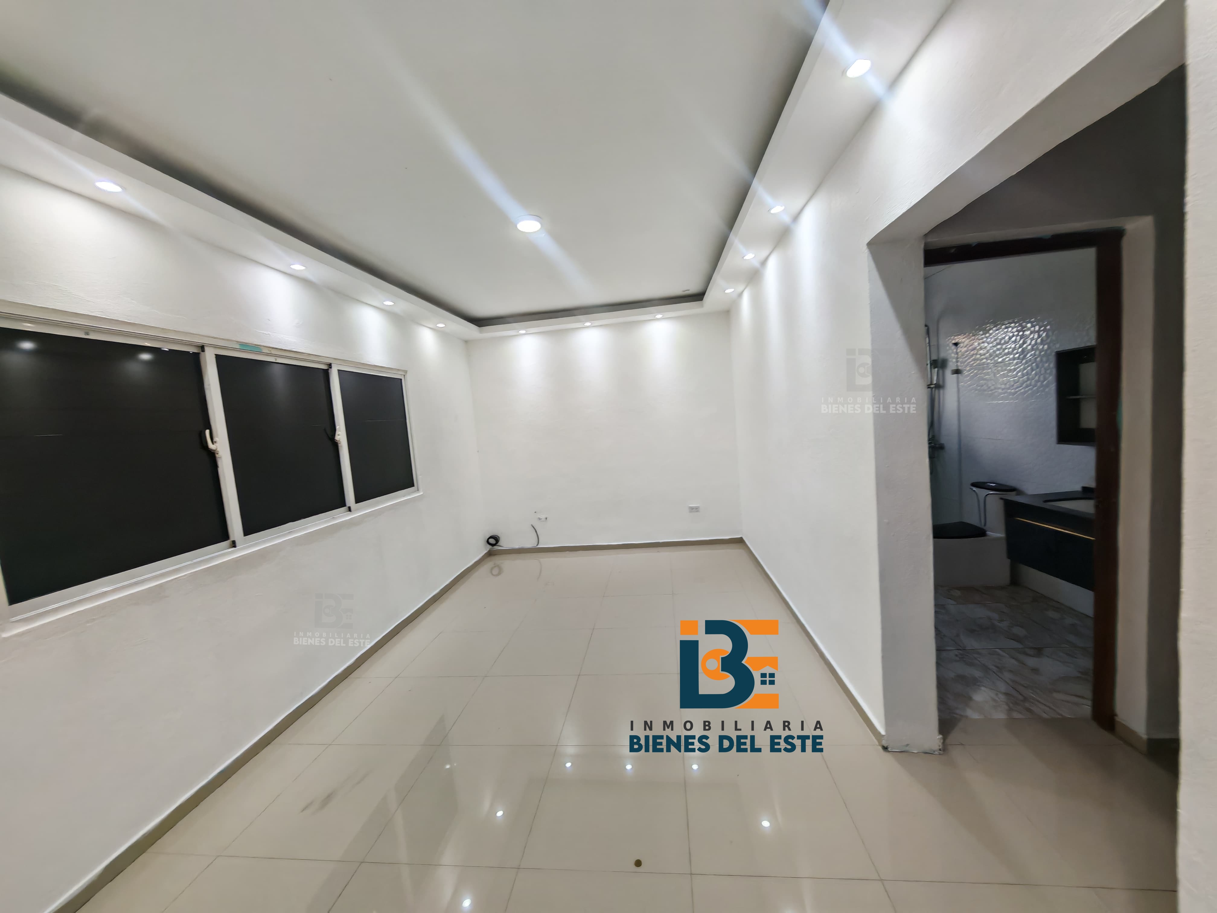 casas - Se Renta Hermosa Casa de Dos Niveles con piscina  9