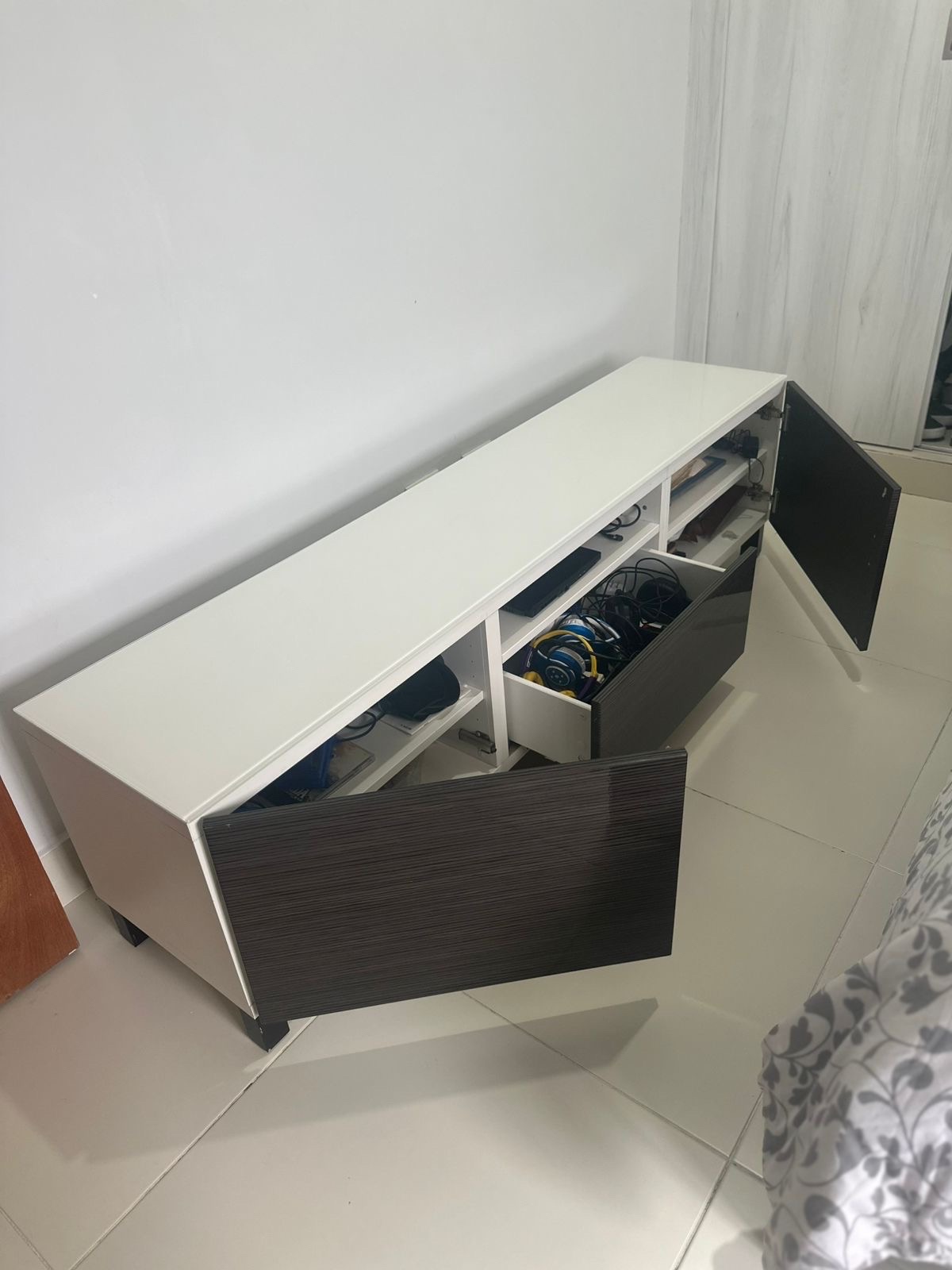 muebles y colchones - mueble de ikea para TV 1