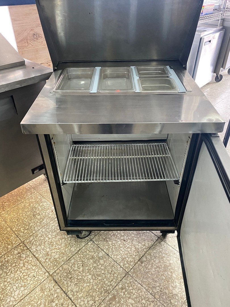 equipos profesionales - Mesa Fria de 26" True  3