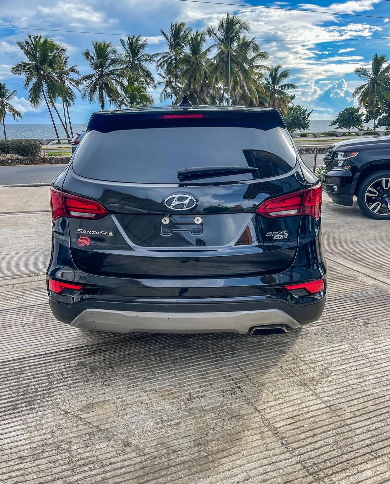 jeepetas y camionetas - 2017 Hyundai Santa fe sport 4X4 950 Neg. 3
