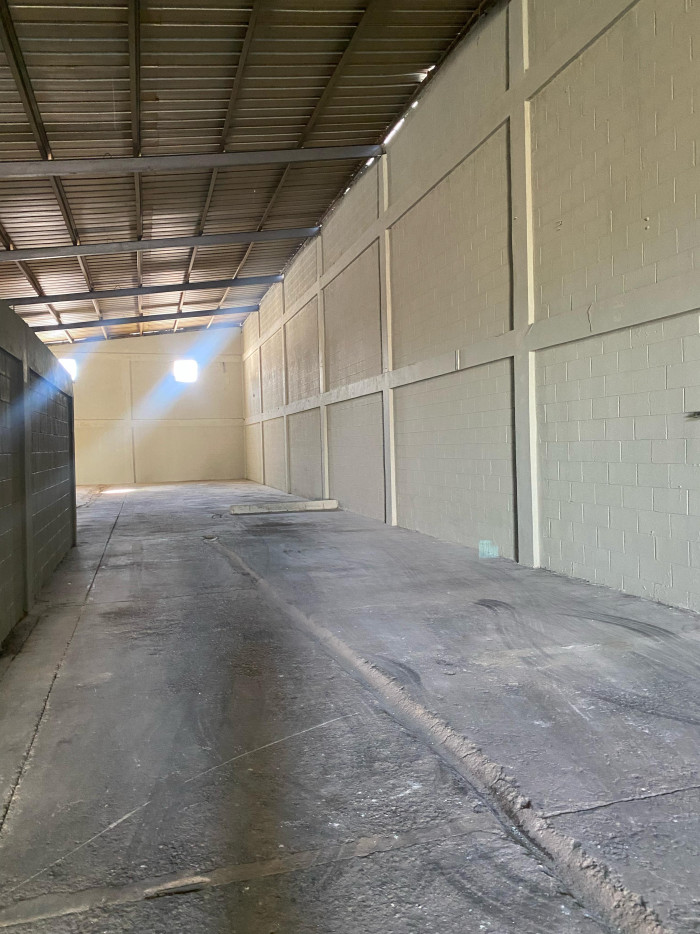 oficinas y locales comerciales - alquiler de nave industrial en villa consuelo 3