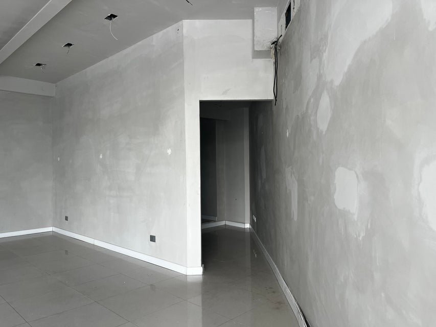 oficinas y locales comerciales - Local en alquiler en piantini 4