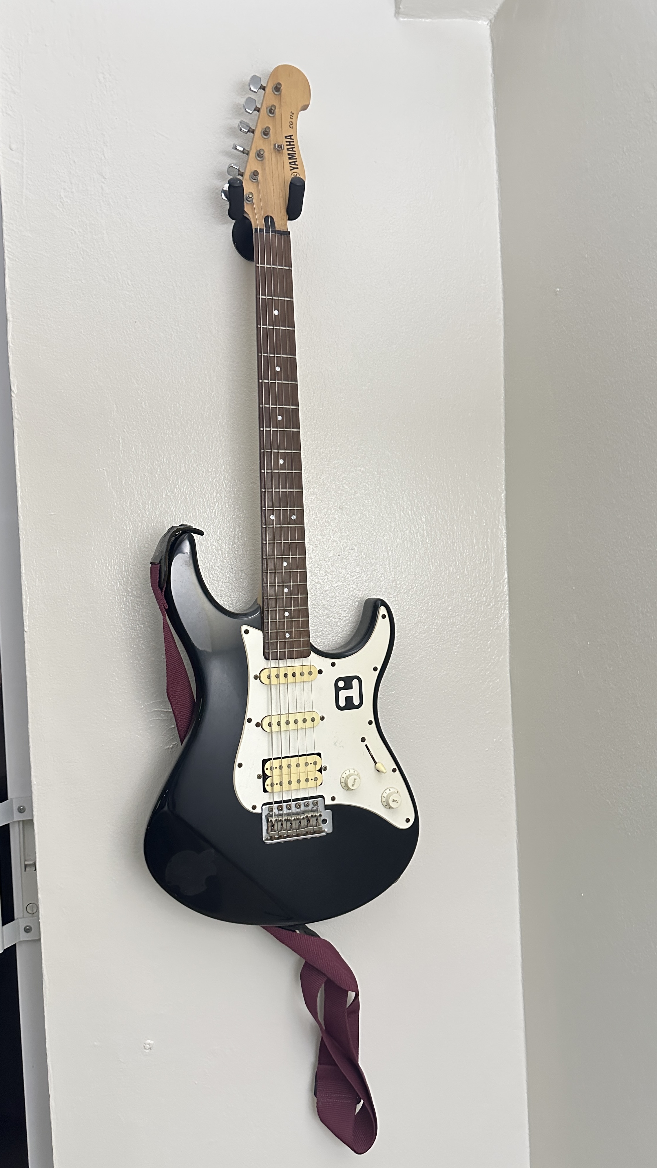 instrumentos musicales - Guitarra Eléctrica Yamaha EG112G2 excelente estado 0
