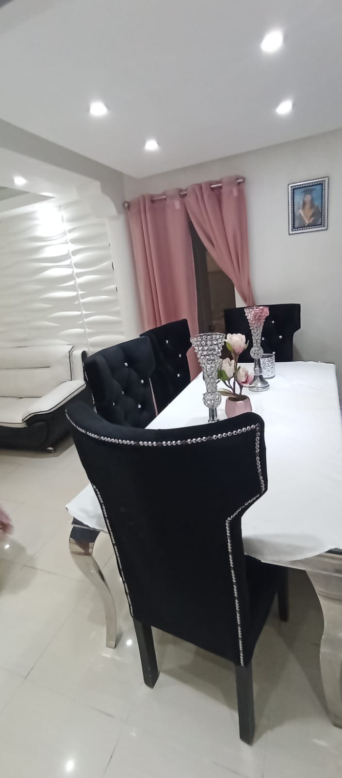 muebles y colchones - ELEGANTE COMEDOR TAPIZADO EN NEGRO