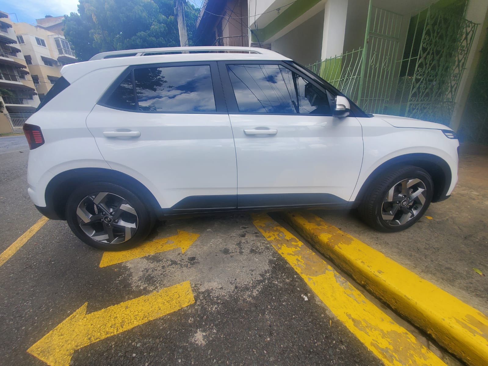 jeepetas y camionetas - HIUNDAY BLANCA 2020