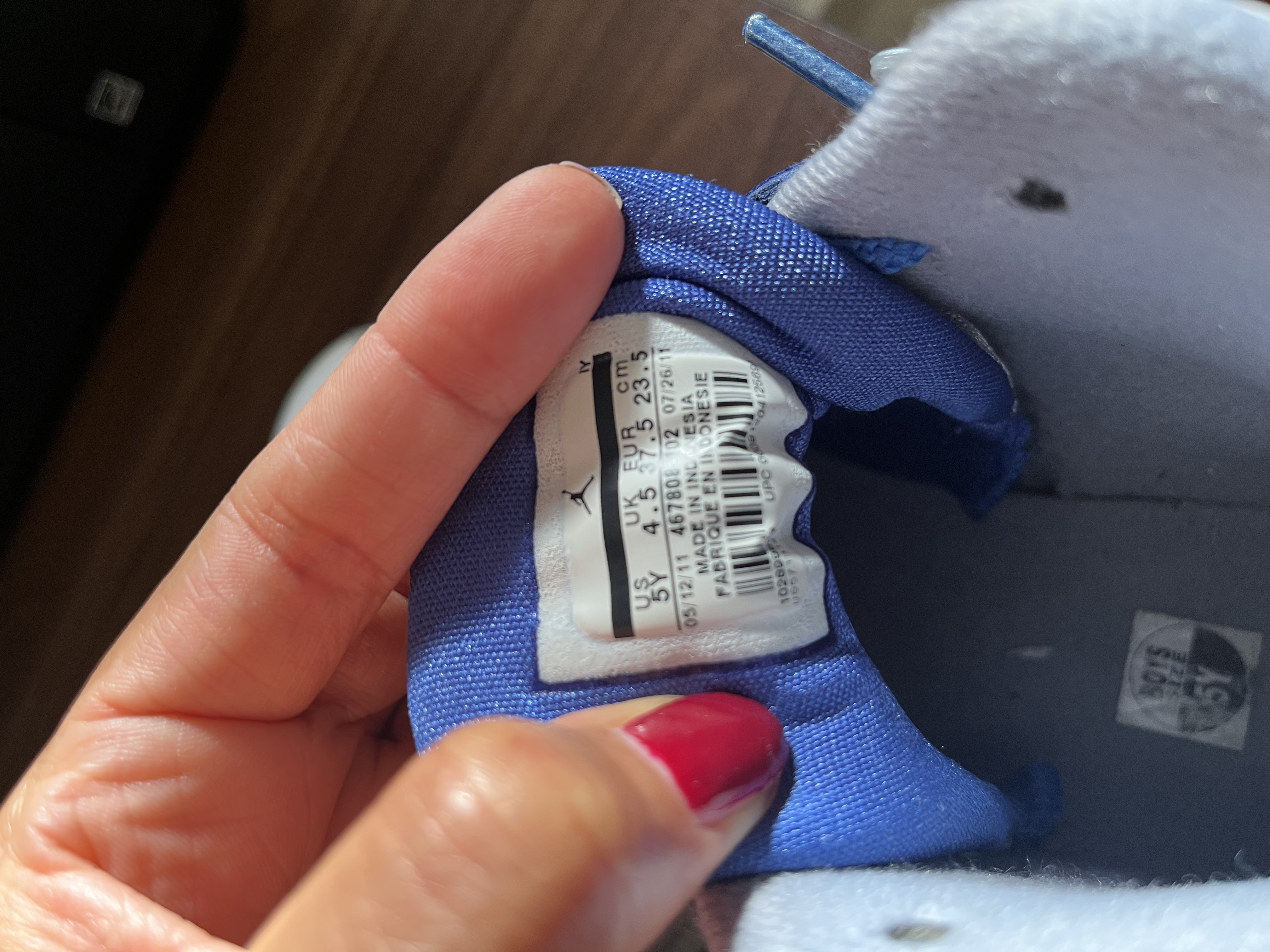 zapatos para hombre - Vendo tenis de niños size  5.Y y 4.5Y 1