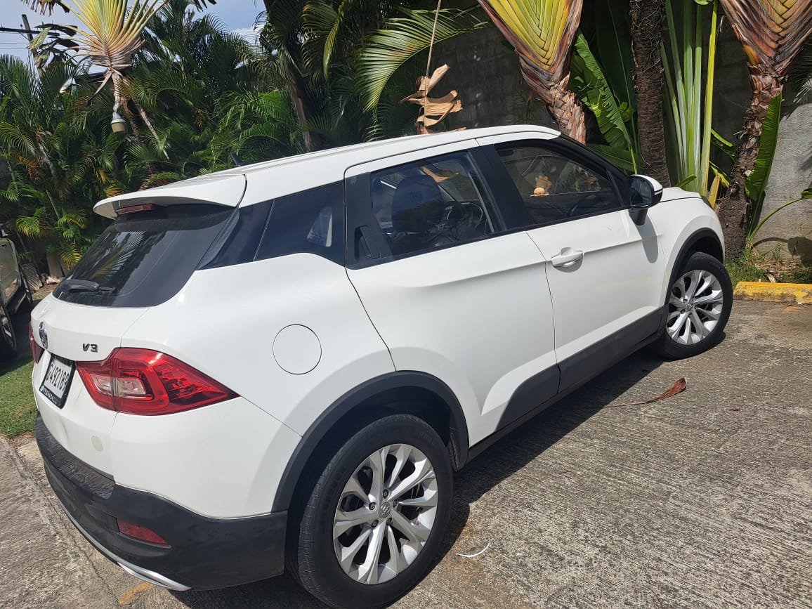 jeepetas y camionetas -  Brilliance V3 Año 2021 - Unico Dueño 0