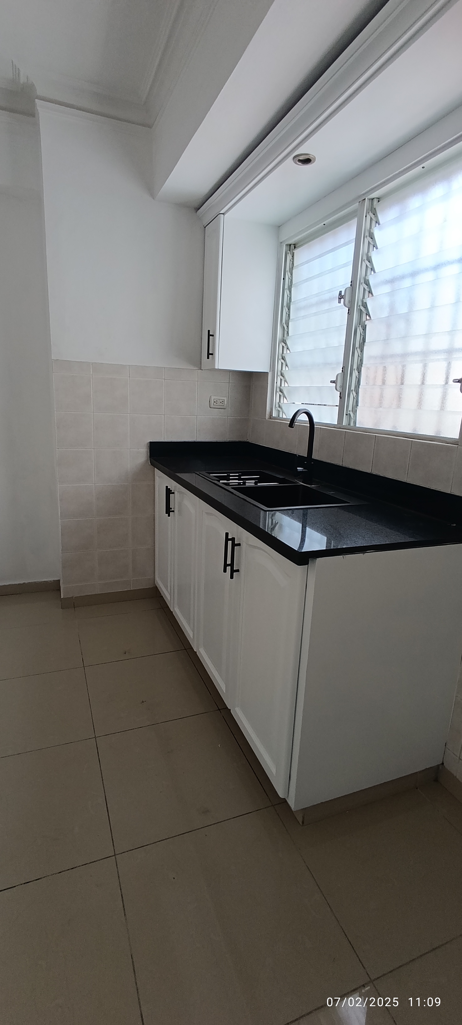 apartamentos - Mirador Norte calle tranquil  con ascensor clásico  impecable, cocina remodelada 2
