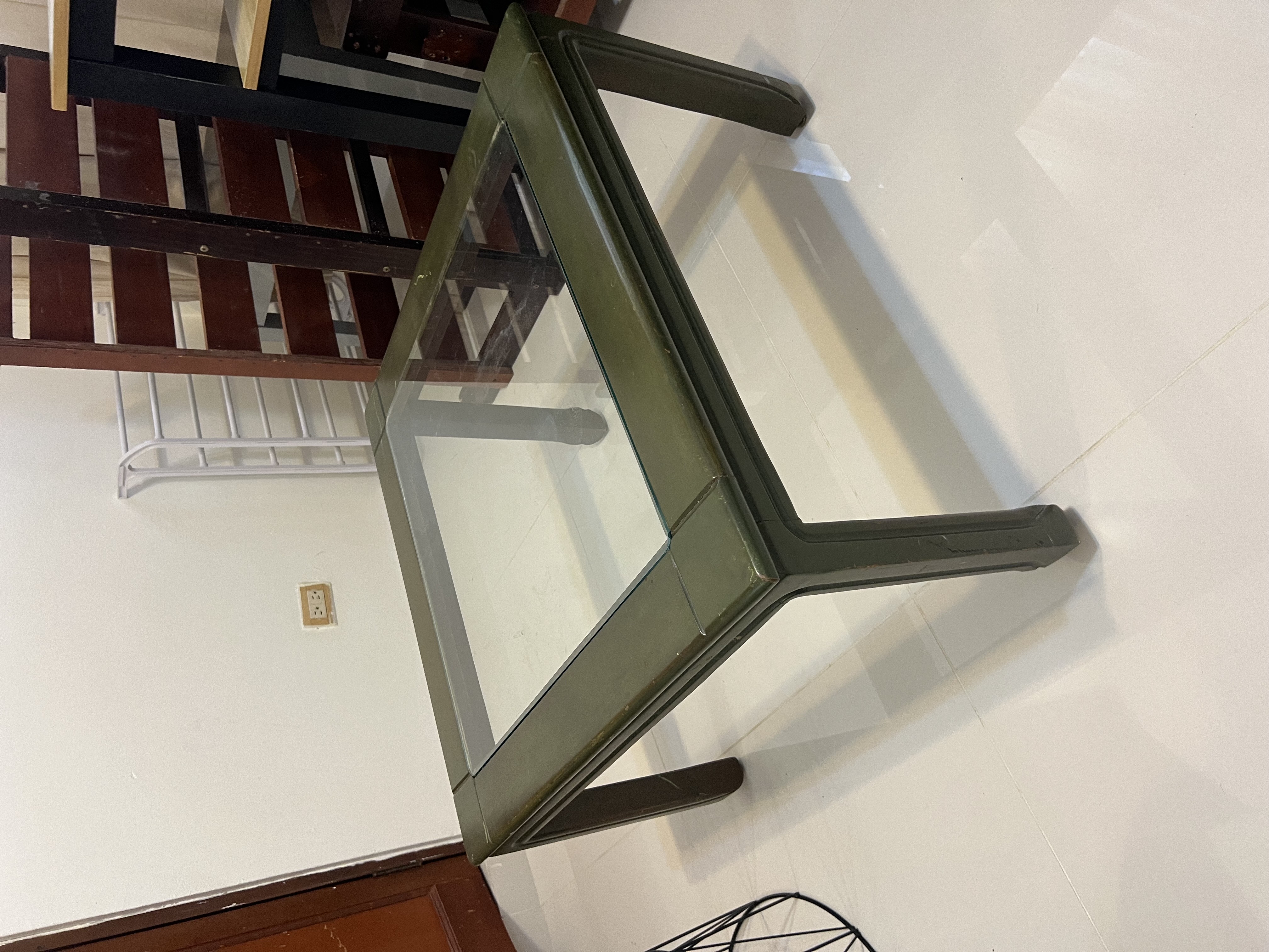 muebles y colchones - MESITA **LEER DESCRIPCIÓN**