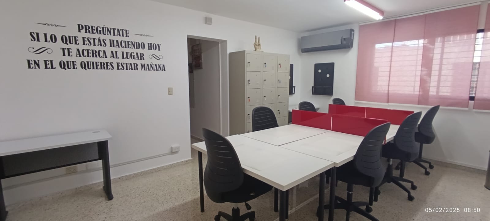 oficinas y locales comerciales - Vendo oficina totalmente amueblada en Piantini 0