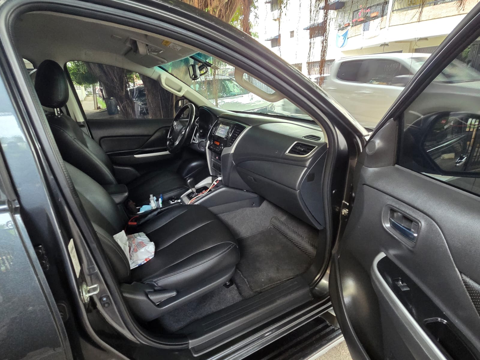 jeepetas y camionetas - Mitsubishi L 200 Sportero 2022 3