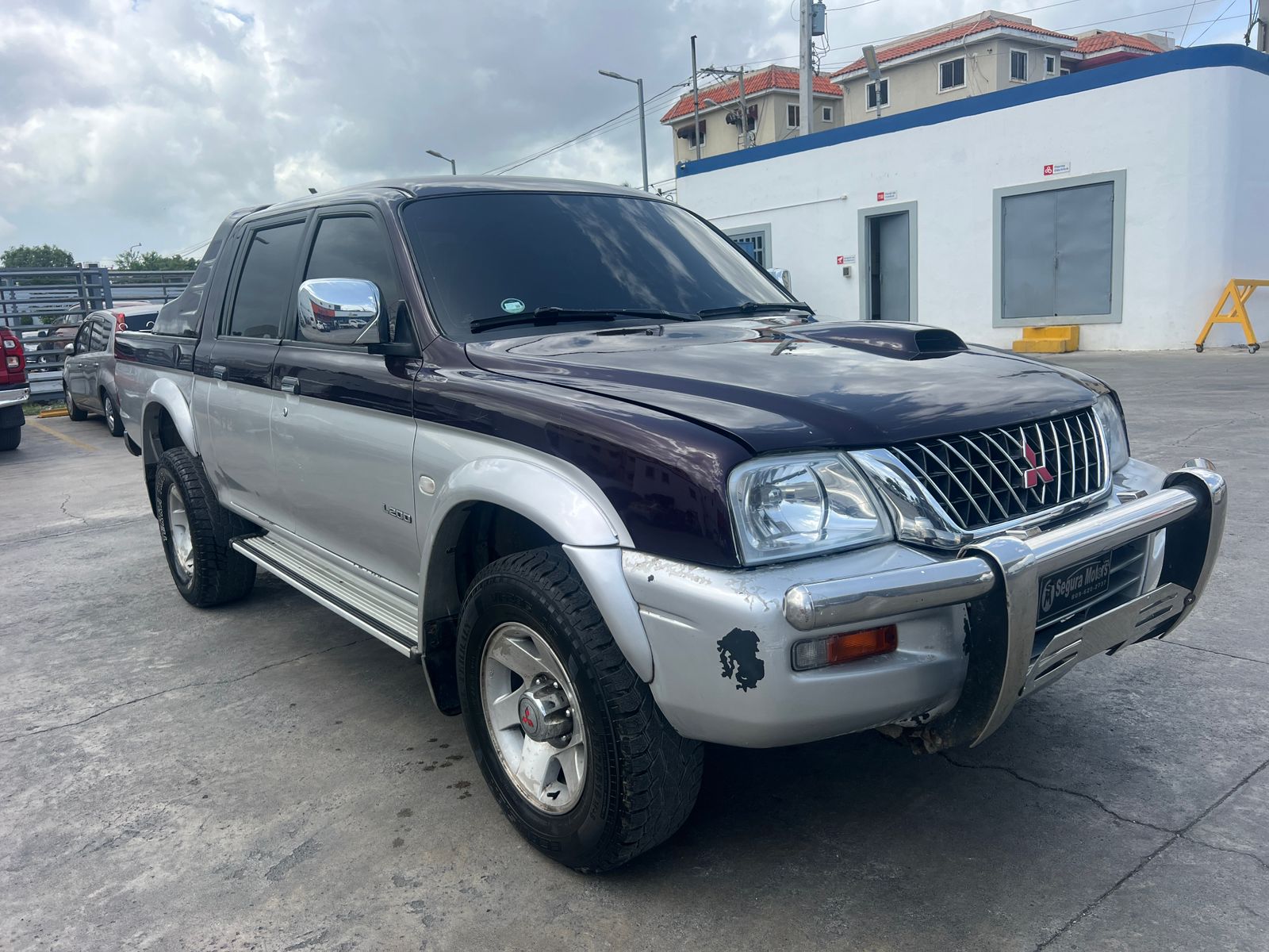 camiones y vehiculos pesados - MITSUBISHI  L200 AÑO 2003 DIESEL 4×4 AUTOMÁTICA  1