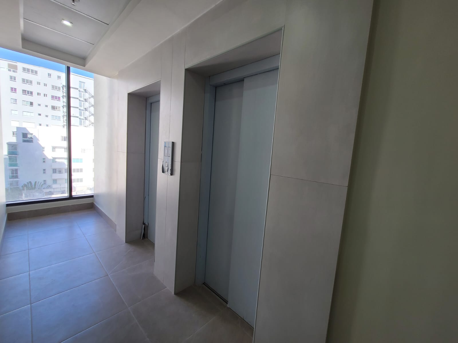 oficinas y locales comerciales - Piso 6 en Torre Corporativa de Lujo Evaristo  5