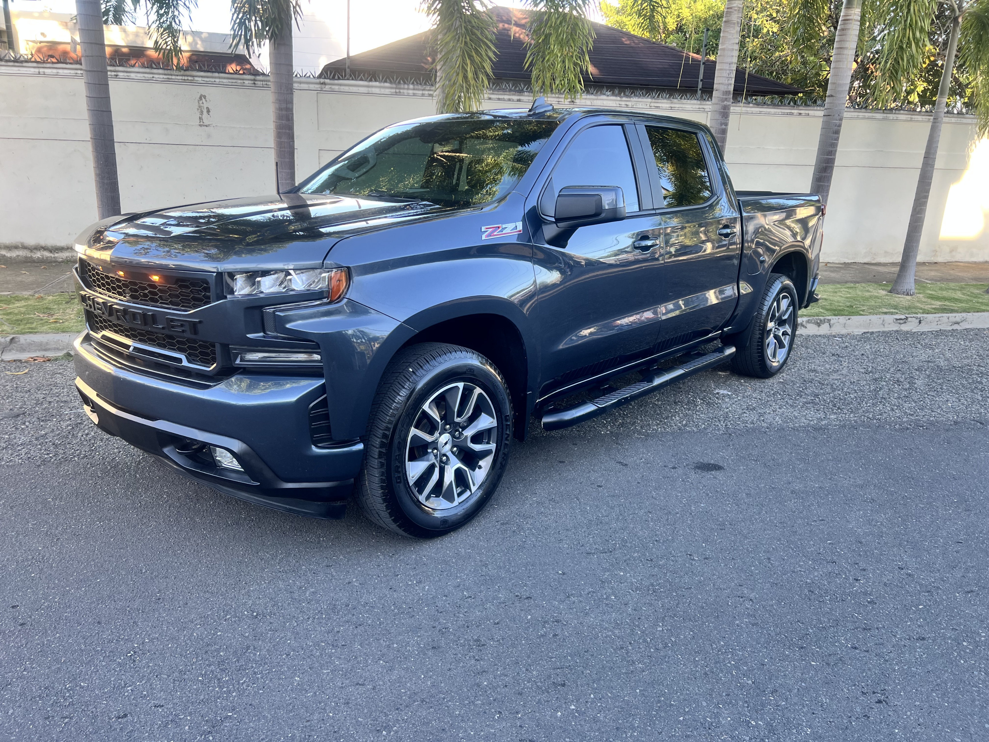 jeepetas y camionetas - cheveolet silverado 2019 RST 0