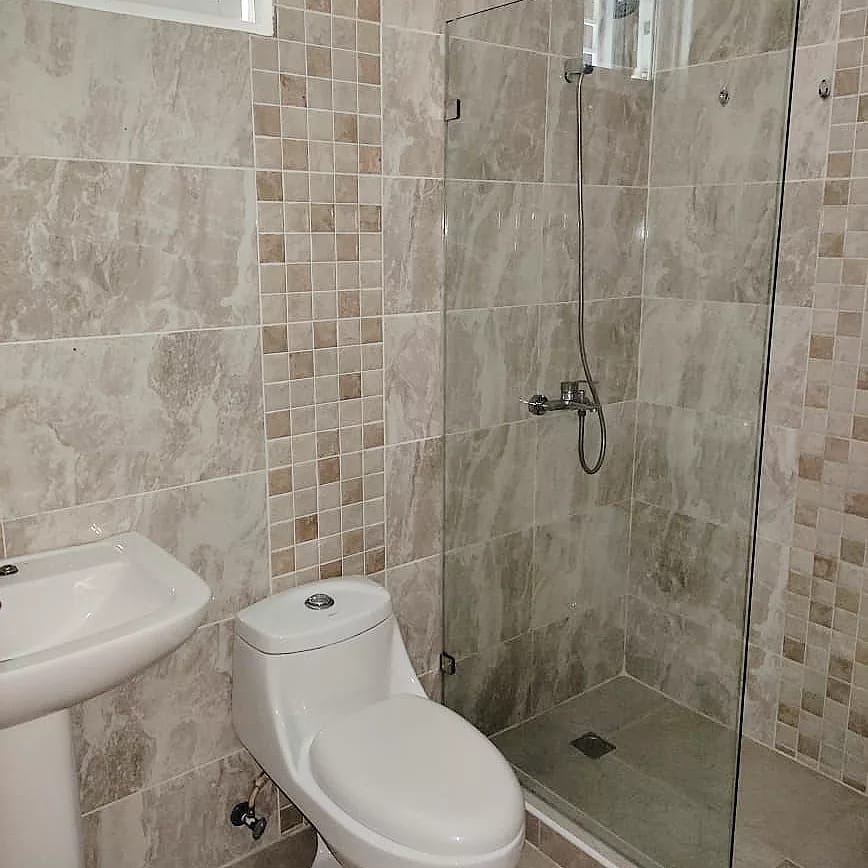 apartamentos - Venta de apartamento en Alma Rosa 1 5to piso con terraza 226mts Santo Domingo 2