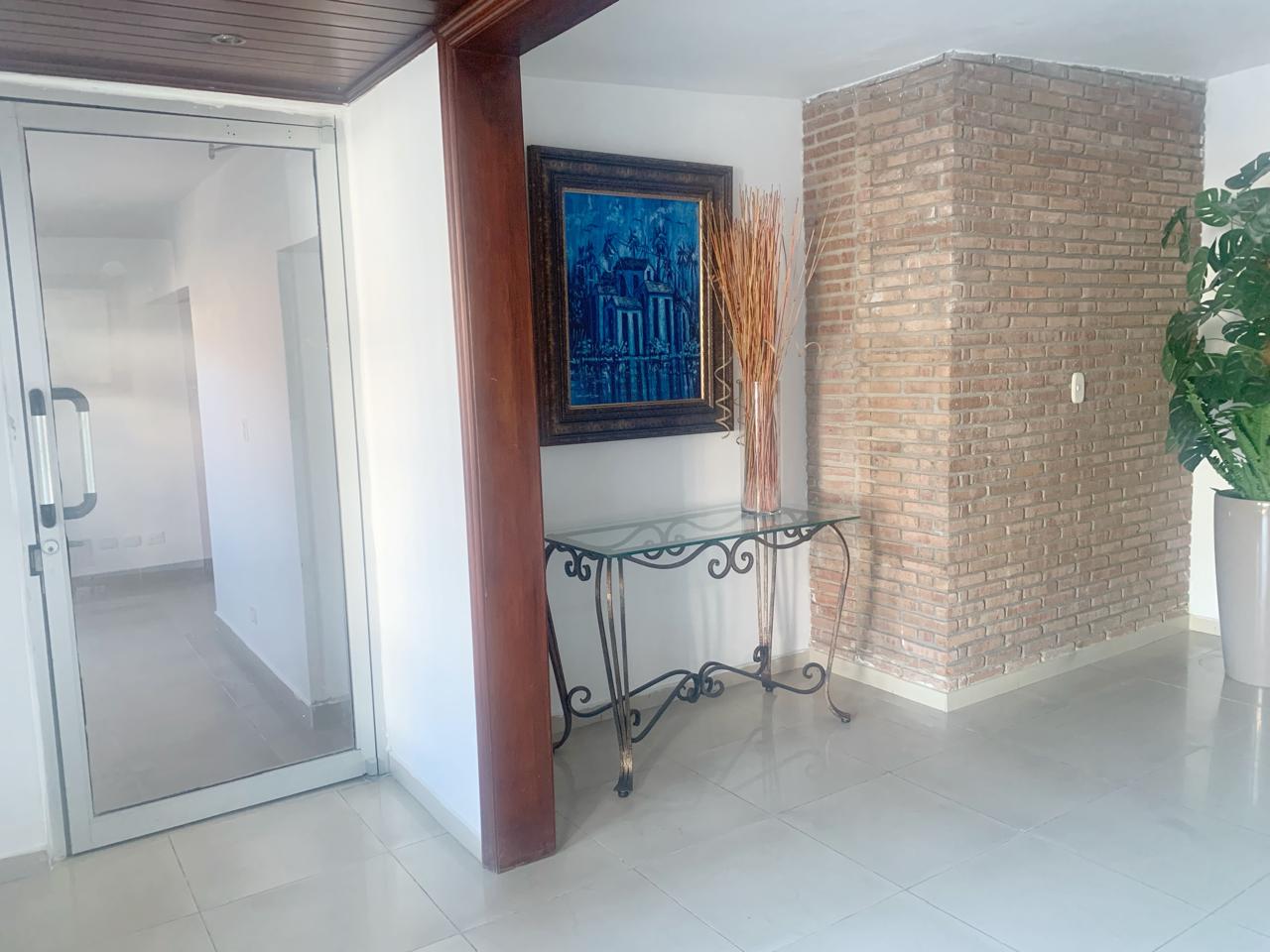 oficinas y locales comerciales - Local céntrico en los Prados  3