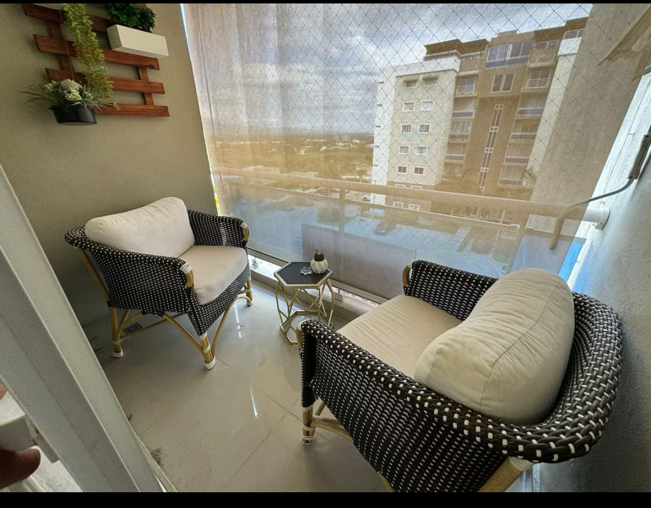 apartamentos - vendo 5 nivel en residencial Mediterráneo santiago RD. 3