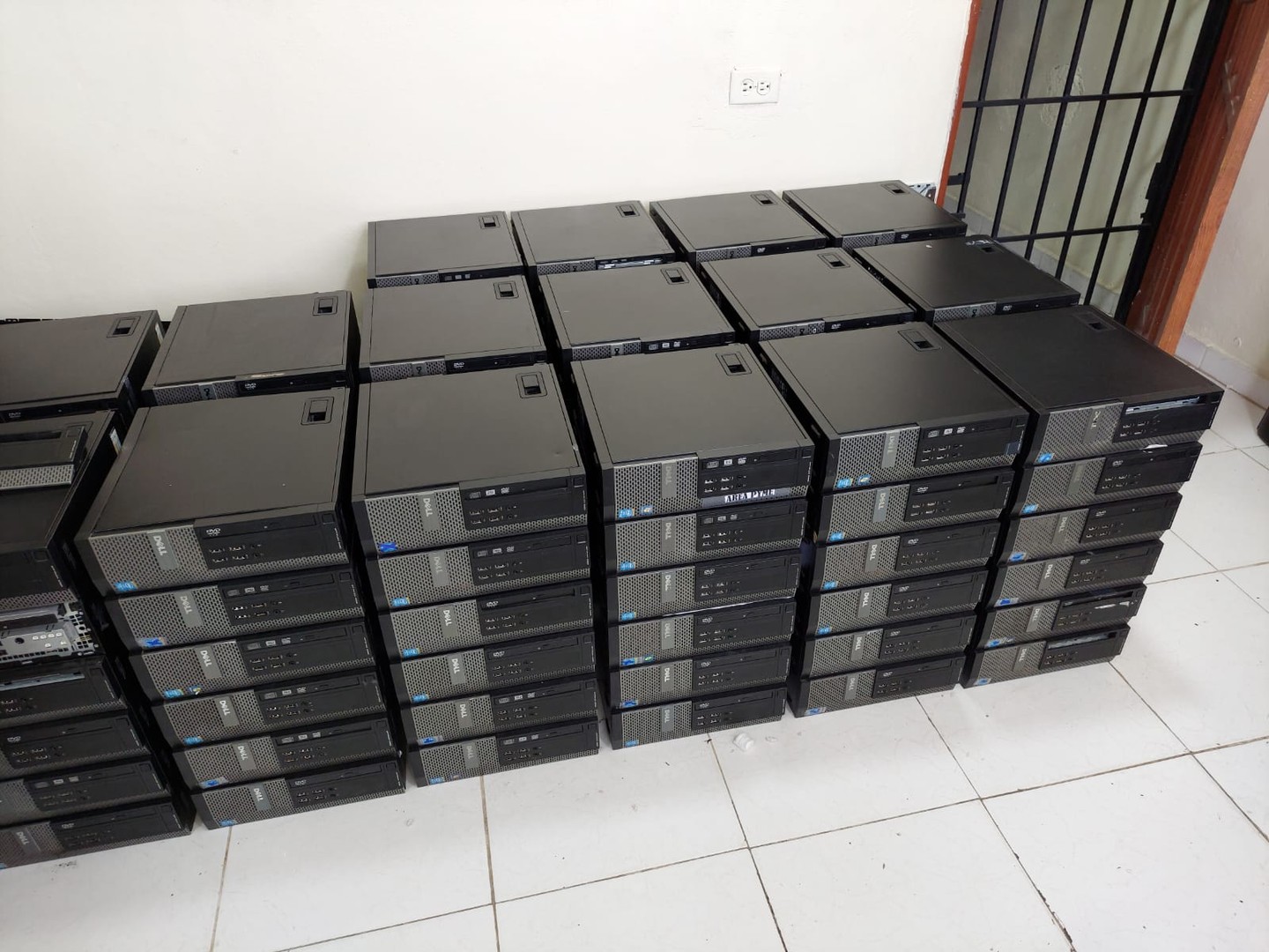 computadoras y laptops - CPU DELL OPTIPLEX i5 4TA 6TA 7MA ENVIO A TODO EL PAIS 1