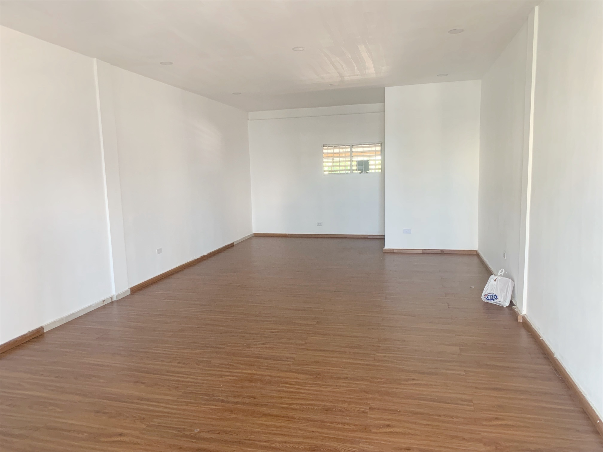 oficinas y locales comerciales - Local en el mirador  50 metros  3