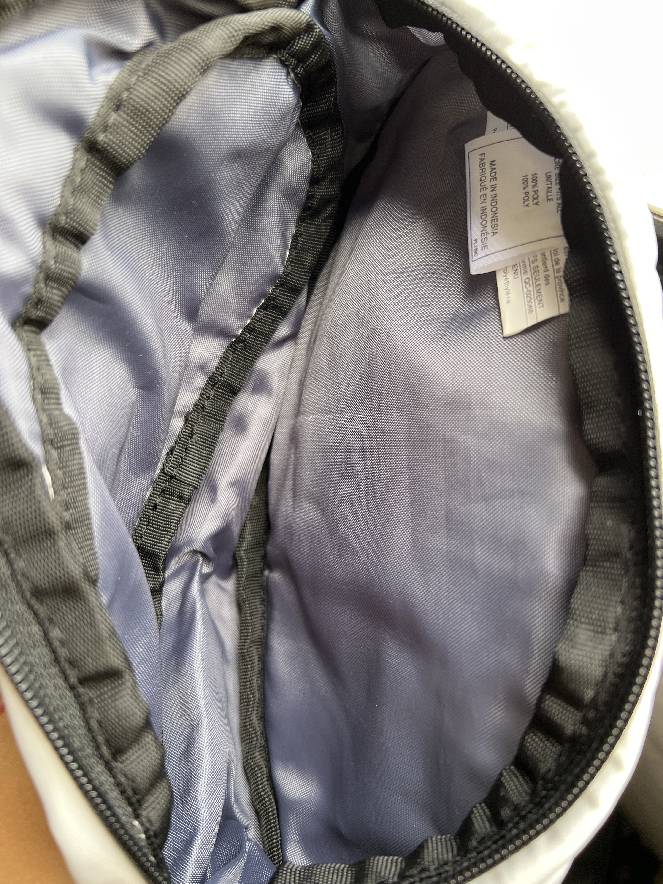 carteras y maletas - CANGURERA MARCA ADIDAS, tela impermeable, nueva, nunca usada 2
