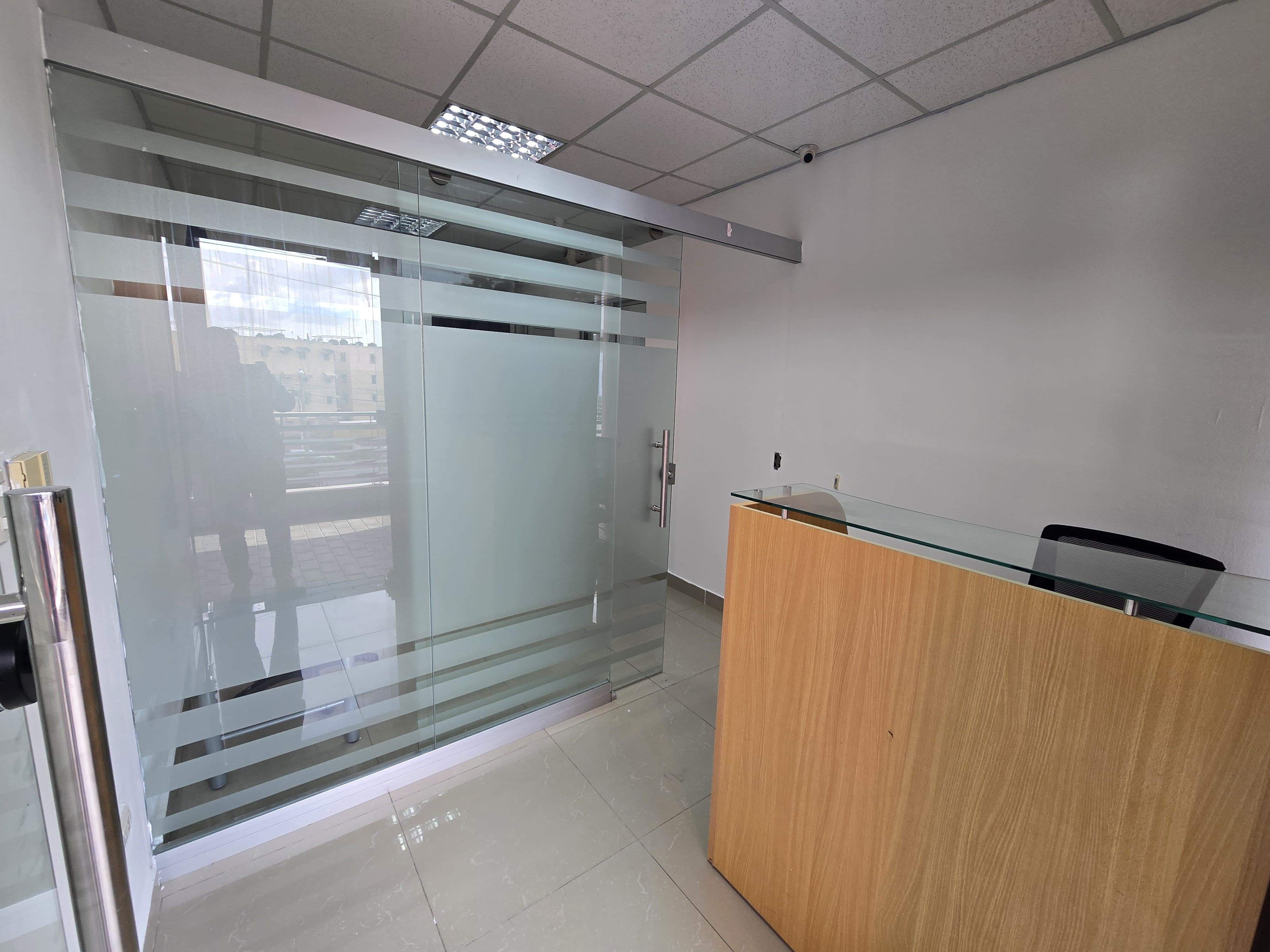 oficinas y locales comerciales - Local en alquiler amueblado Republica de colombia 5