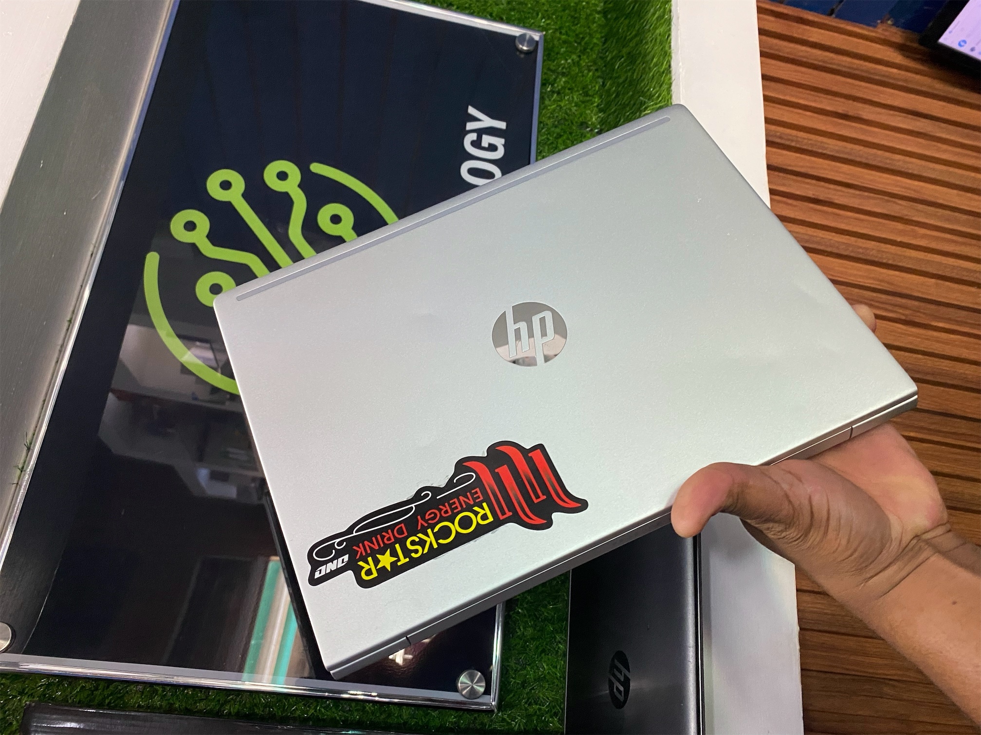 computadoras y laptops - HP PRO BOOK 640 G7  9