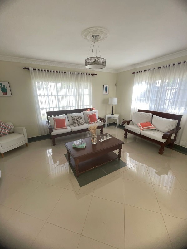 casas - Casa amueblada con buenos espacios y ubicación a 5 minutos de la playa  2