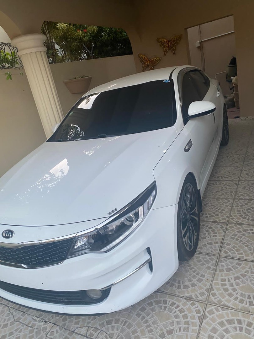 carros - Kia k5 2018  Con 13 227 Milla 
Precio en 680 mil peso  por Motivo de viaje  3