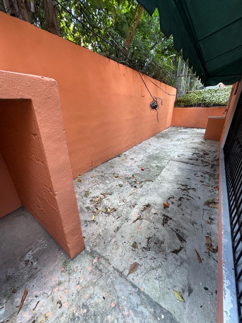 casas - venta de casa de dos niveles en Alma Rosa 2 por el parque Italia Santo Domingo  9