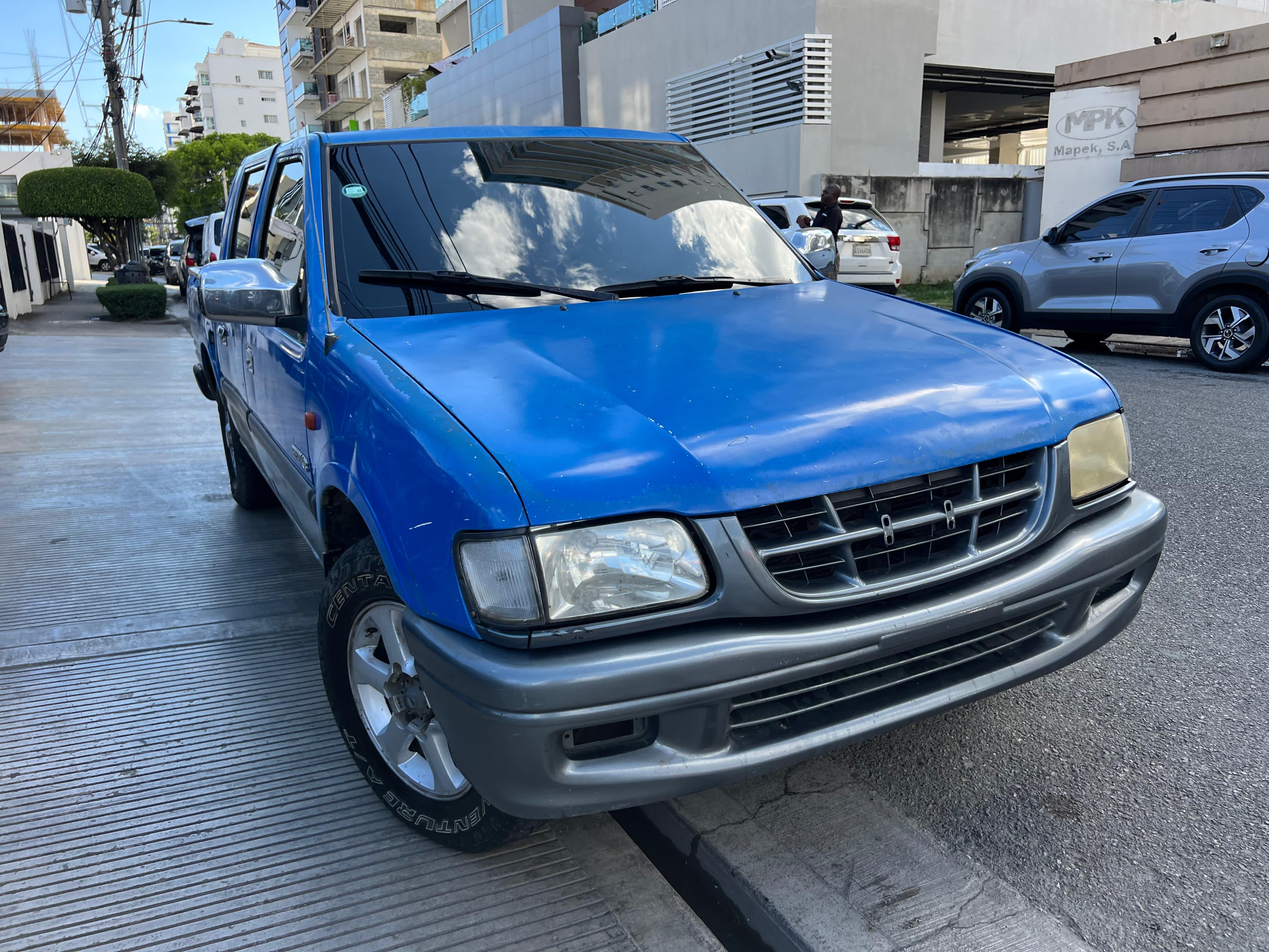 jeepetas y camionetas - ISUZU KB 1999 DE OPORTUNIDAD 1