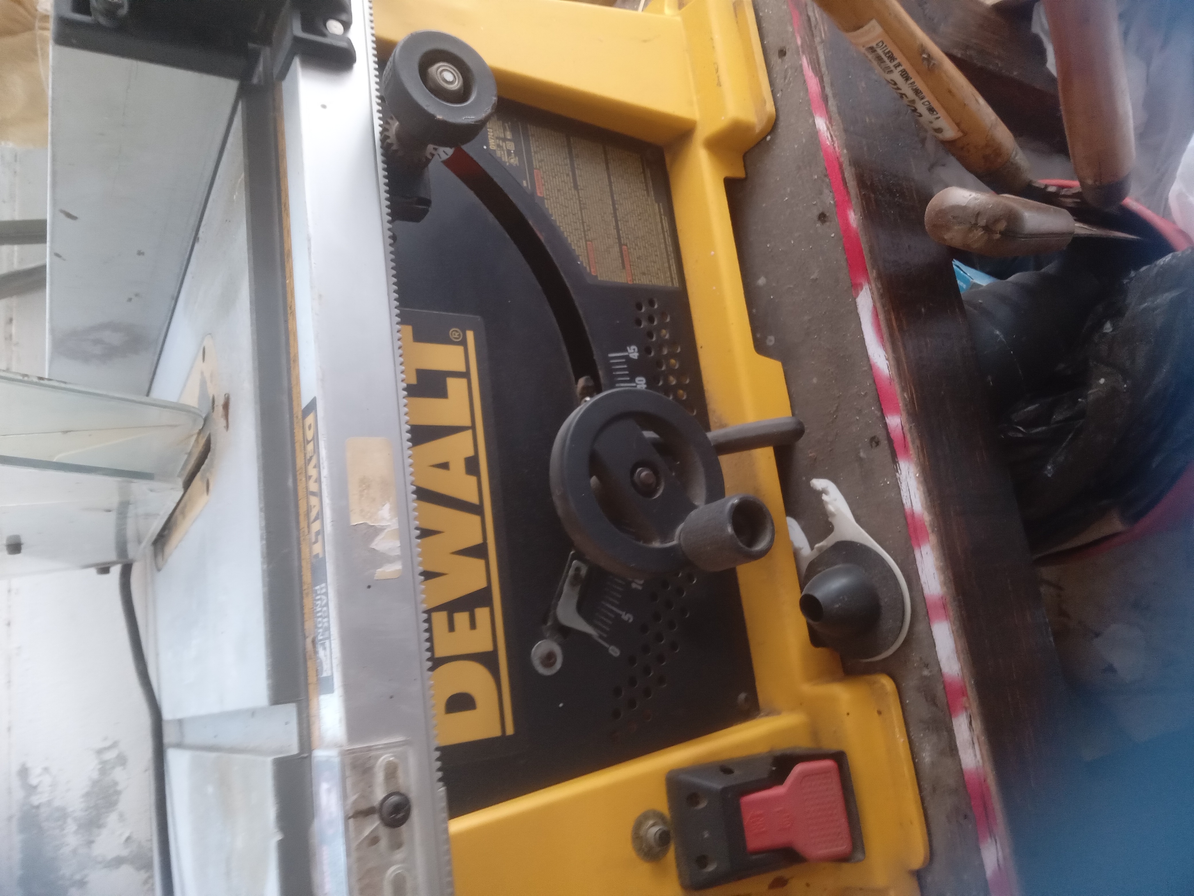 equipos profesionales - Vendo sierra de banco Dewalt