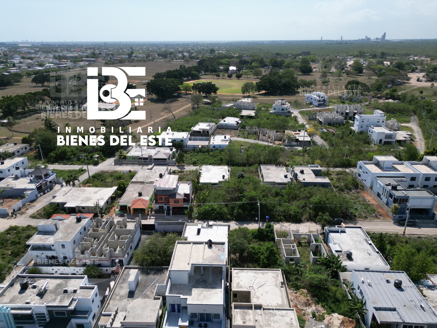 solares y terrenos -  Solar Muy Bien Ubicado en Residencial Naime Etapa Tres, con 225 Metros
 0