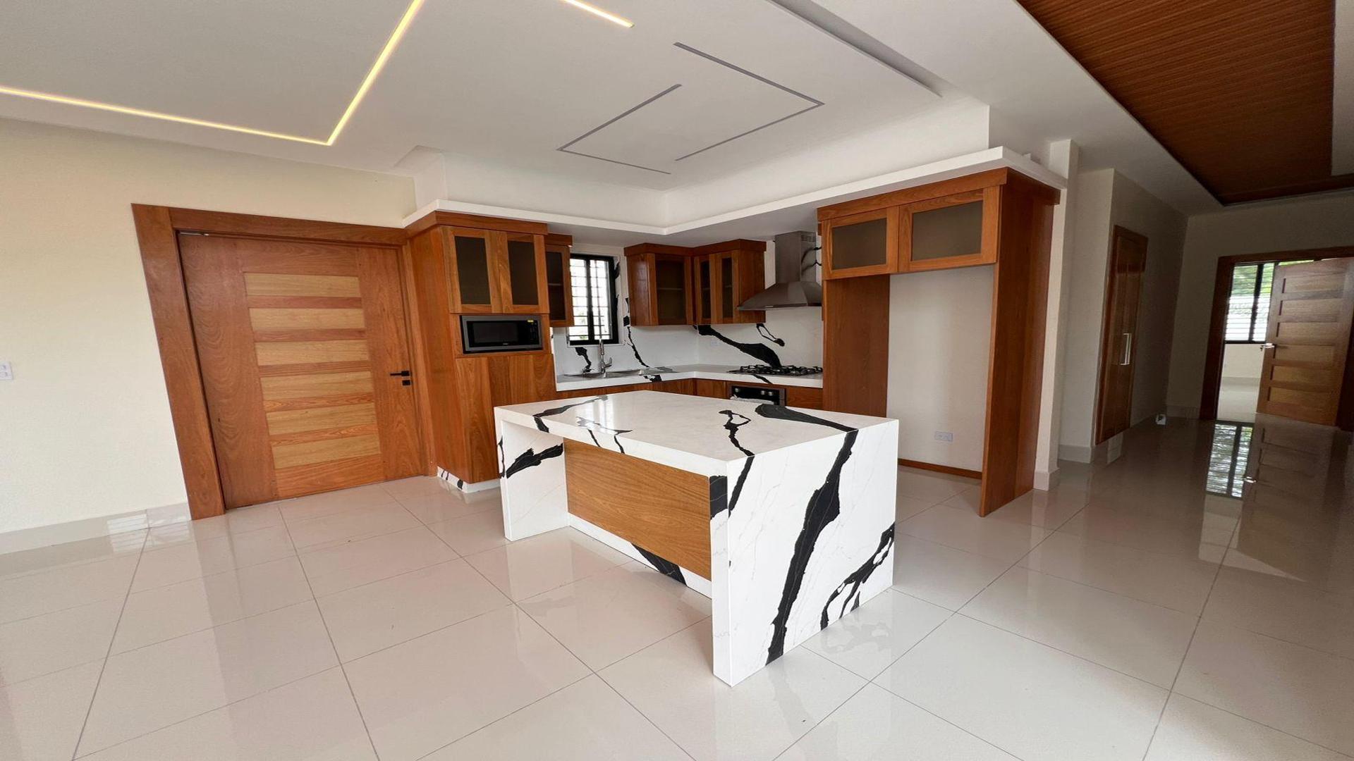 casas - CASA EN VENTA EN PADRES LAS CASAS, SANTIAGO. 3