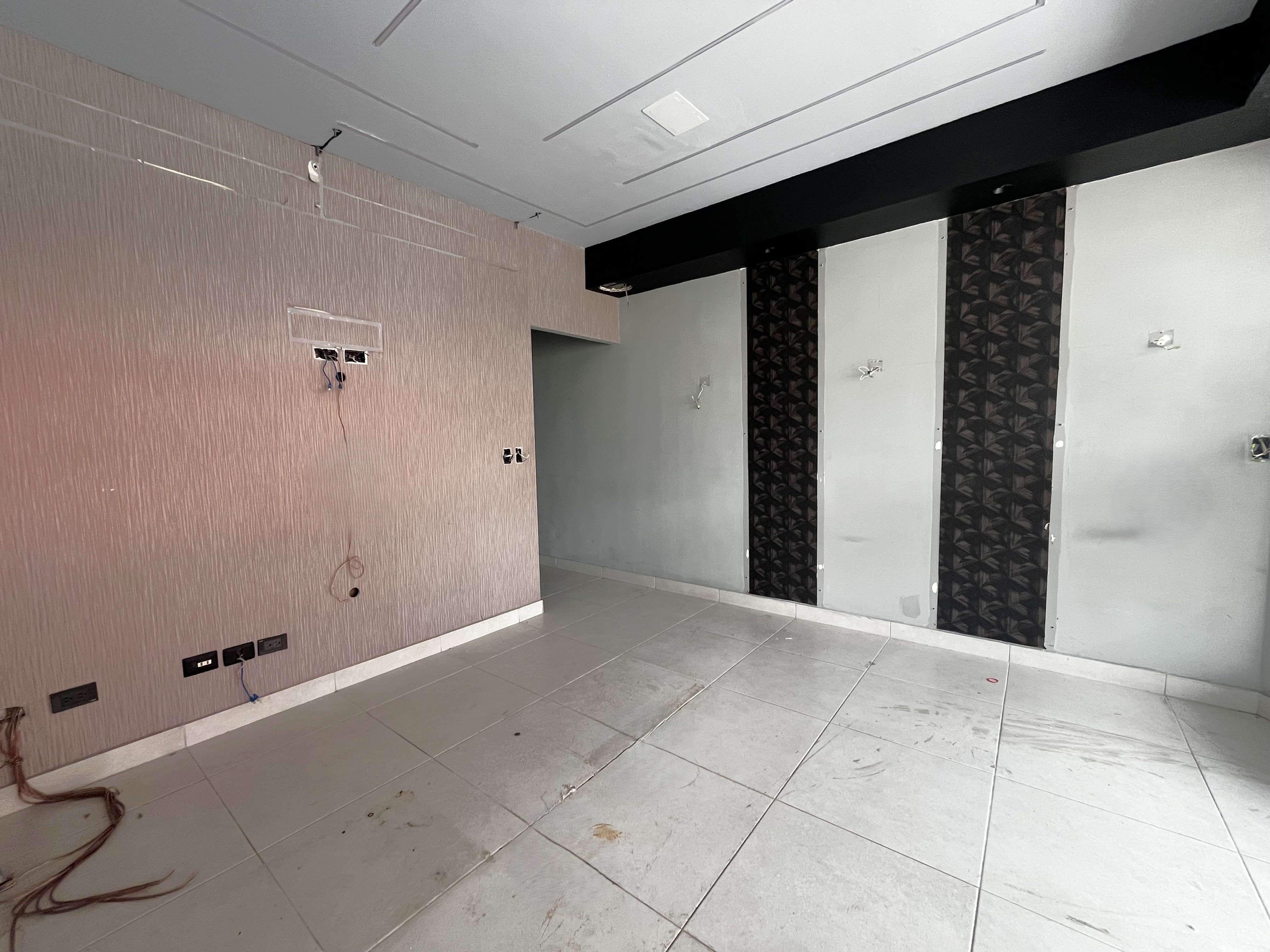 oficinas y locales comerciales - Local Comercial Alquiler Piantini  de 64 m2 6