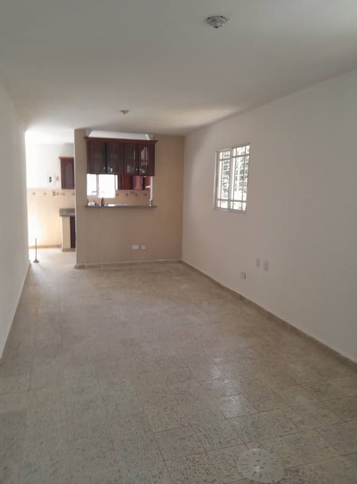 casas - Casa De 4 Hab. 1 Baño, Prox. León Jiménez, 27 De F 5