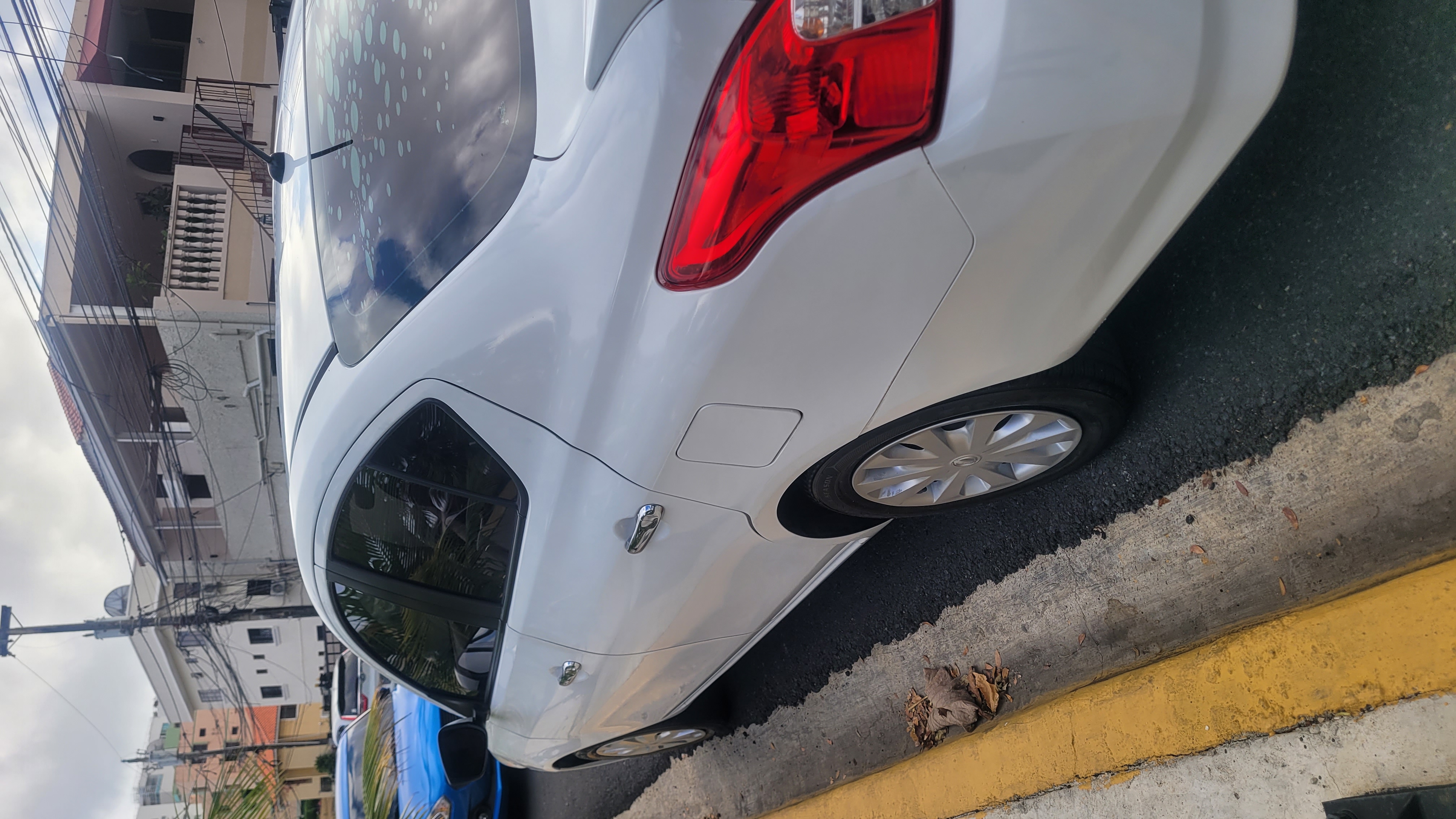 carros - Nissan Versa SV 2016
Guía multifuncional
)(Sistema ECO
 1