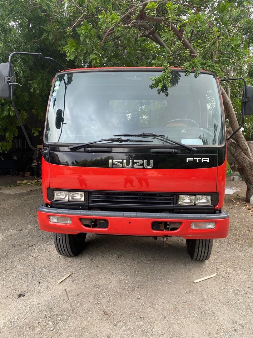 camiones y vehiculos pesados - Camión Isuzu FTR 1