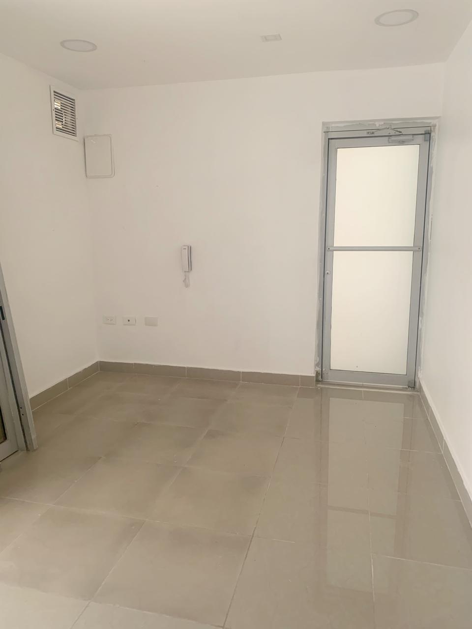 oficinas y locales comerciales - Local céntrico en los Prados  4