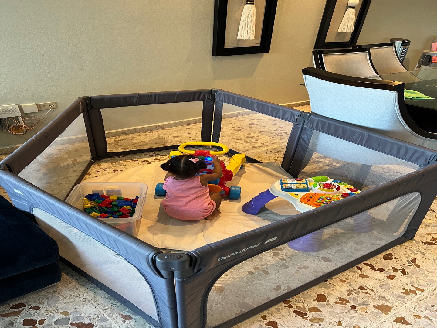 coches y sillas - Coche Baby Trend como nuevo oferta 8,000, Corral proteccion, área de juego 7,600 3