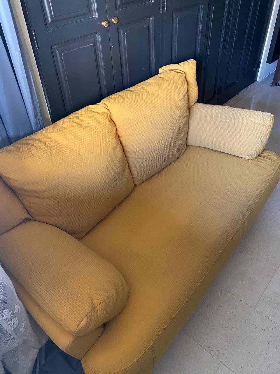 muebles y colchones - Sofá Tapizado Amarillo Dos Plazas 2