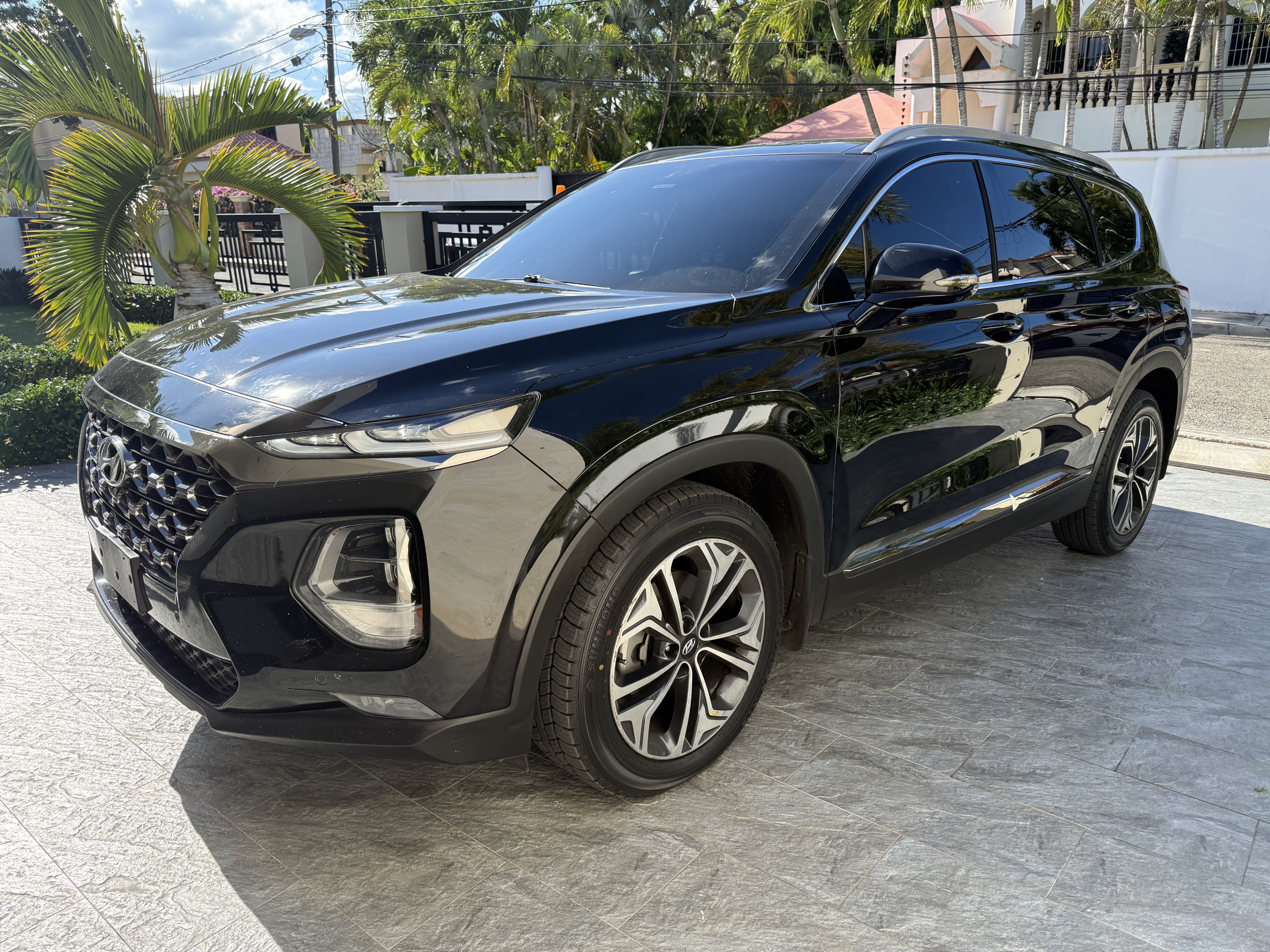 jeepetas y camionetas - Hyundai Santa Fe 2019 la más full 0