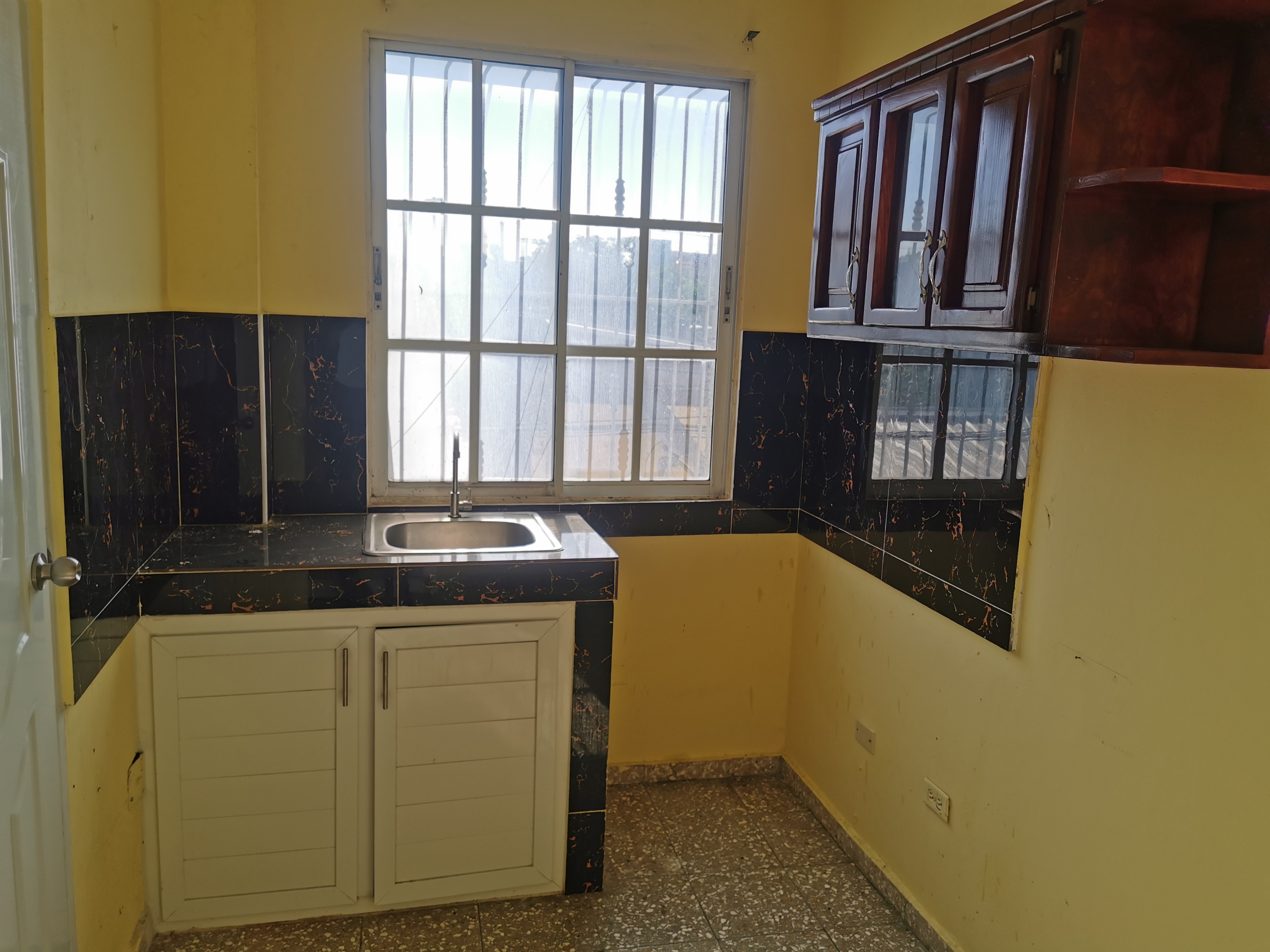 apartamentos - Apto de 1 hab, 2do nivel en la Av los beisbolistas 2