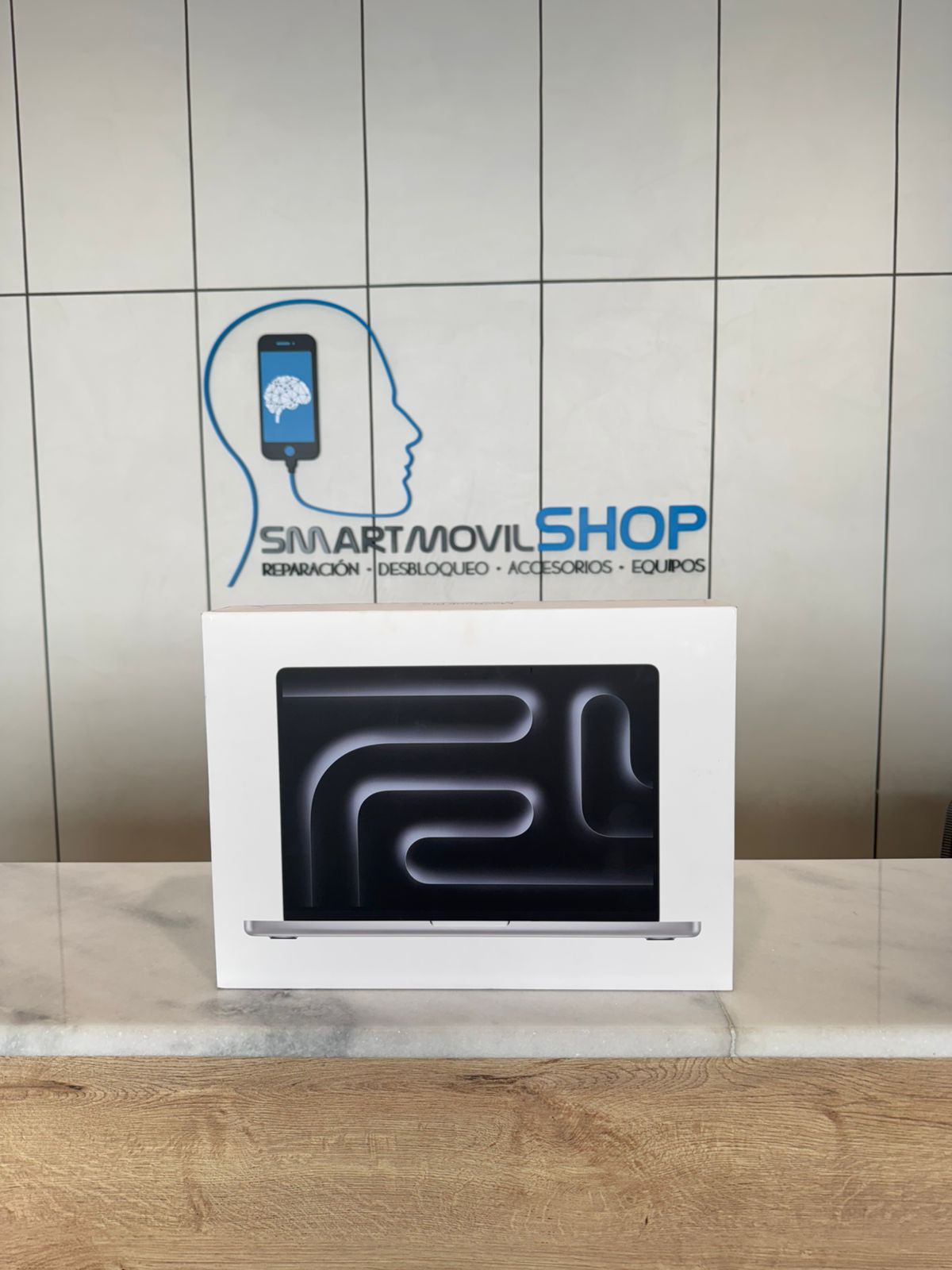 computadoras y laptops - MACBOOK PRO 14'' M3 512GB SSD/ 8GB RAM SELLADA