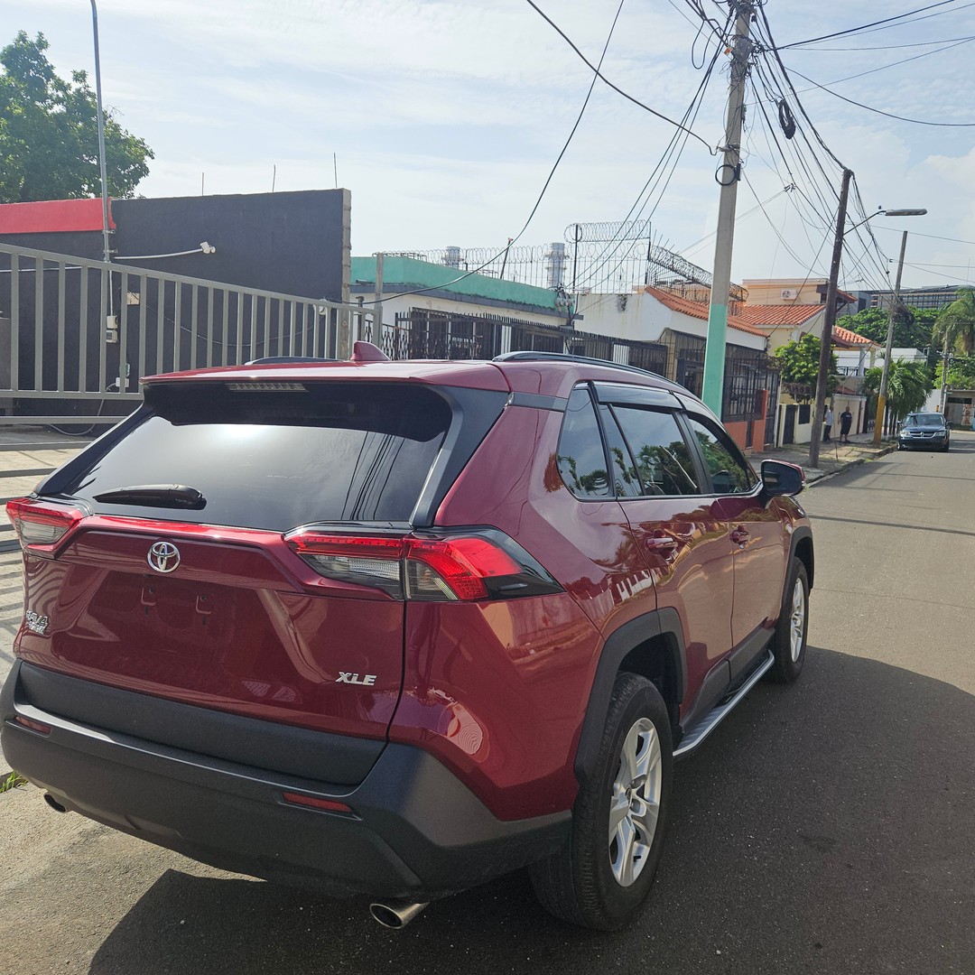 jeepetas y camionetas - Toyota rav4 2021 xle 3