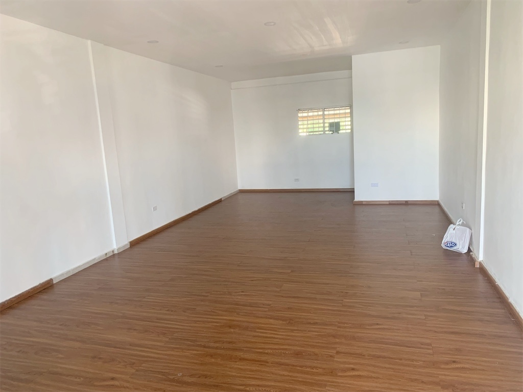 oficinas y locales comerciales - Local en el mirador  50 metros  4