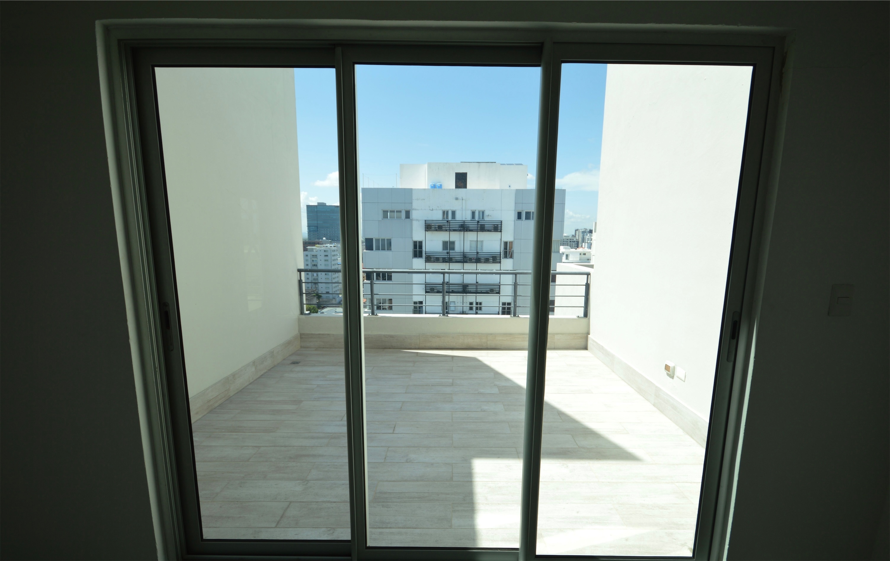 oficinas y locales comerciales - Piantini torre corporativa 6,100m2 150 parqueos 3