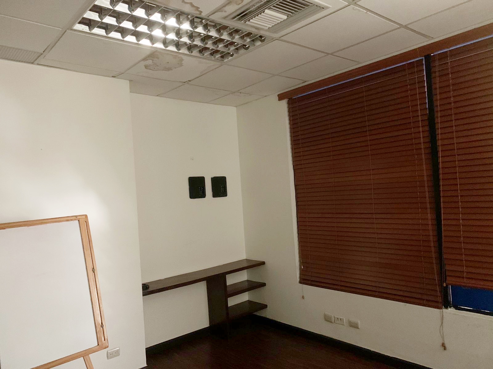 oficinas y locales comerciales - Local céntrico en Piantini 1