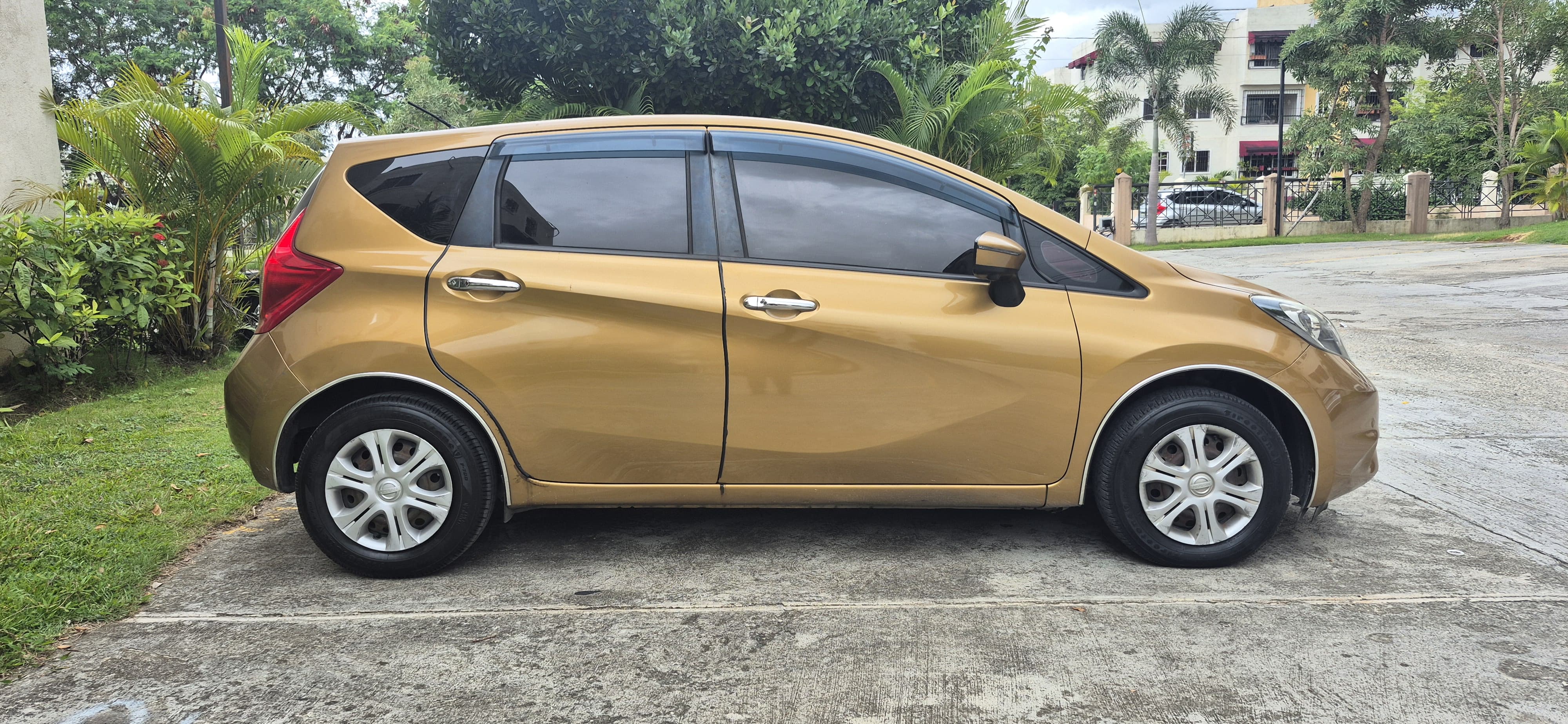 carros - nissan note MEDALIST. 2