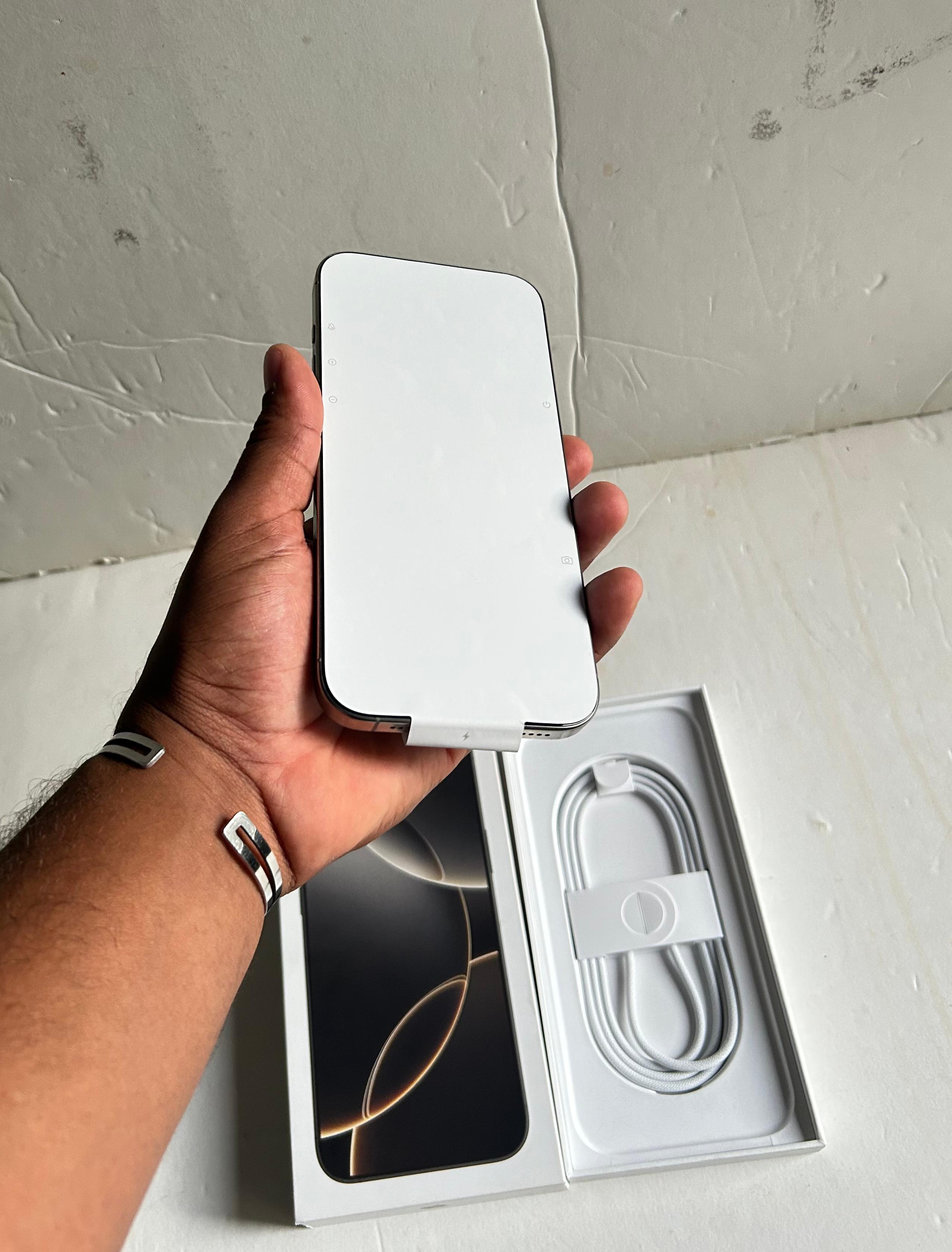 celulares y tabletas - Iphone 16 Pro Max, Natural Titanium. Desbloqueado 4